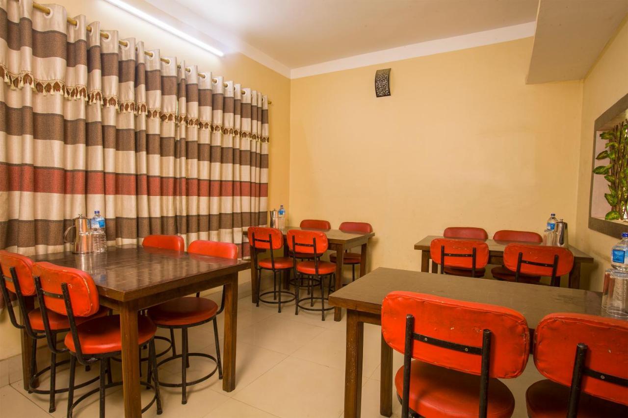Oyo 145 Sirahali Khusbu Hotel &Lodge Катманду Экстерьер фото